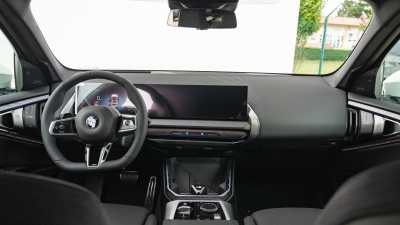 BMW X3 20d xDrive (pohľad do interiéru)