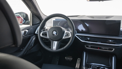 BMW X6 30d xDrive (pohľad do interiéru)