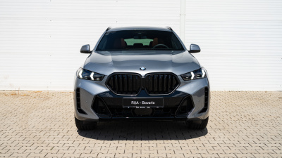 BMW X6 30d xDrive (pohľad do interiéru)