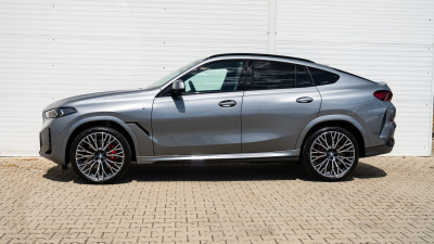 BMW X6 30d xDrive (pohľad zozadu)