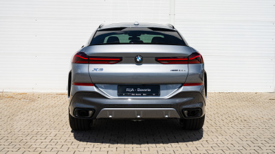 BMW X6 30d xDrive (pohľad do interiéru)