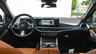 BMW X6 30d xDrive (pohľad do interiéru)