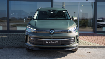 VW Tiguan 1.5 eTSI Limited (pohľad zozadu)