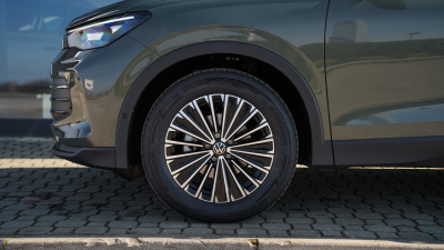 VW Tiguan 1.5 eTSI Limited (pohľad do interiéru)