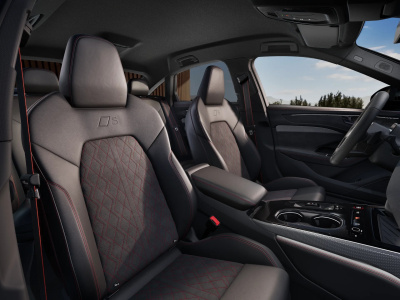 AUDI A6 Limuzína 2.0 TFSIe Quattro  (pohľad do interiéru)