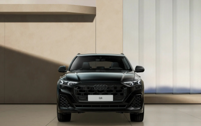 AUDI Q8 3.0 TFSIe Quattro PHEV  (pohľad zboku)