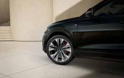 AUDI Q8 3.0 TFSIe Quattro PHEV  (pohľad do interiéru)