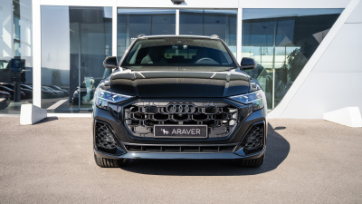 AUDI Q8 3.0 TFSIe Quattro PHEV  (pohľad zboku)