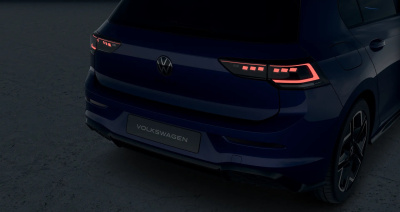 VW Golf 1.5 eTSI R-Line Limited (pohľad do interiéru)