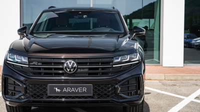 VW Touareg 3.0 TDI R-Line Final Edition (pohľad do interiéru)