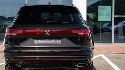 VW Touareg 3.0 TDI R-Line Final Edition (pohľad do interiéru)