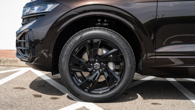 VW Touareg 3.0 TDI R-Line Final Edition (pohľad do interiéru)