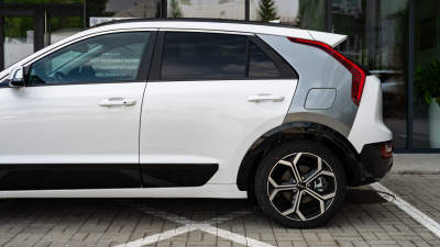 Kia Niro HEV 1.6 GDi Gold (pohľad do interiéru)