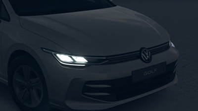 VW Golf Variant 1.5 TSI (pohľad spredu)