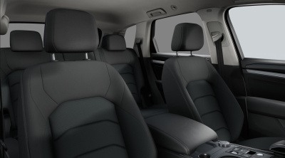 VW Touareg 3.0 TDI Limited (pohľad do interiéru)