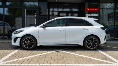 Kia Ceed 1.5 T-GDi GT-Line (pohľad zboku)