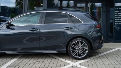Kia Ceed 1.5 T-GDi 7DCT GT-Line (pohľad do interiéru)
