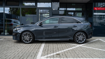 Kia Ceed 1.5 T-GDi 7DCT GT-Line (pohľad zboku)