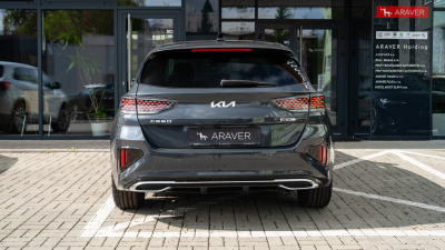 Kia Ceed 1.5 T-GDi 7DCT GT-Line (pohľad spredu)