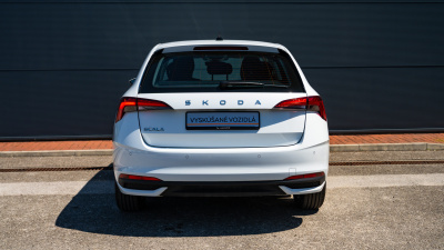 Škoda Scala 1.0 TSI Selection (pohľad spredu)