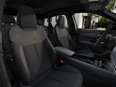 AUDI Q3 2.0 TFSI Quattro (pohľad do interiéru)