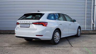 Škoda Octavia Combi 2.0 TDI STYLE (pohľad do interiéru)
