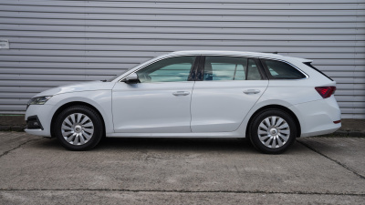 Škoda Octavia Combi 2.0 TDI STYLE (pohľad zozadu)