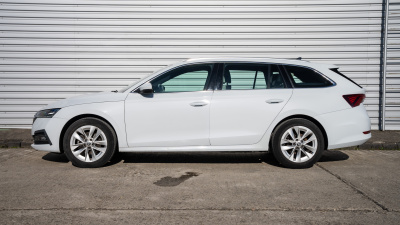 Škoda Octavia Combi 2.0 TDI Style (pohľad zozadu)