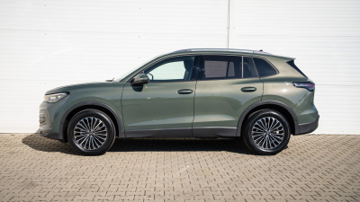 VW Tiguan 1.5 eTSI Limited (pohľad zozadu)