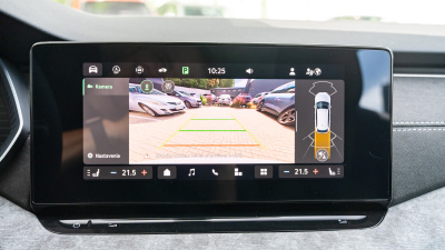 Škoda Octavia Combi 2.0 TDI Top Selection (pohľad do interiéru)