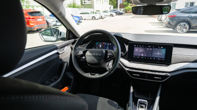 Škoda Octavia Combi 2.0 TDI Top Selection (pohľad do interiéru)