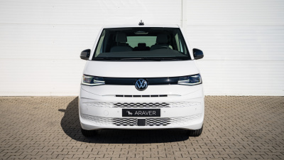 VW Multivan Bulli Long 2.0 TDI (pohľad zozadu)