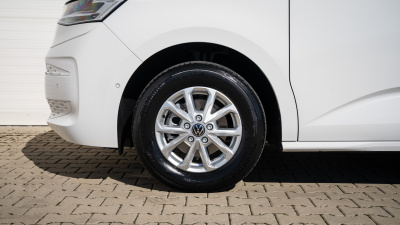 VW Multivan Bulli Long 2.0 TDI (pohľad do interiéru)