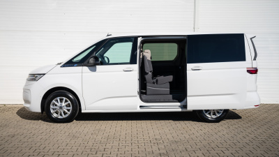 VW Multivan Bulli Long 2.0 TDI (pohľad do interiéru)