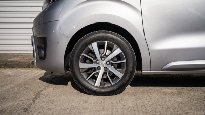 Toyota Proace Verso 2.0 D  (pohľad do interiéru)