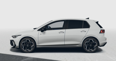 VW Golf 1.5 eTSI R-line Limited (pohľad zboku)