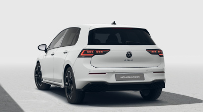 VW Golf 1.5 eTSI R-line Limited (pohľad zozadu)