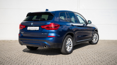 BMW X3 20i xDrive (pohľad zboku)