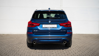 BMW X3 20i xDrive (pohľad do interiéru)