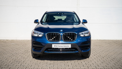 BMW X3 20i xDrive (pohľad do interiéru)