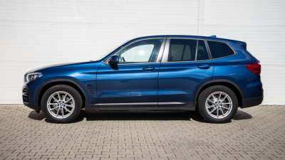 BMW X3 20i xDrive (pohľad zozadu)