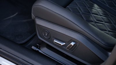 Audi A6 Limuzína 3.0 TDI Quattro (pohľad zozadu)