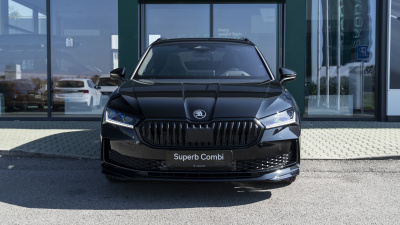 Škoda Superb Combi 2.0 TSI Sportline 4x4 (pohľad zozadu)