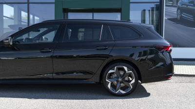 Škoda Superb Combi 2.0 TSI Sportline 4x4 (pohľad do interiéru)