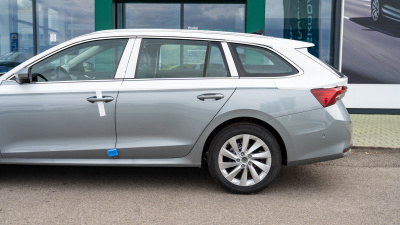 Škoda Octavia Combi 1.5 TSI Top Selection (pohľad do interiéru)