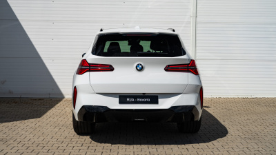 BMW X3 20d xDrive (pohľad do interiéru)