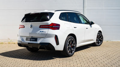 BMW X3 40d xDrive (pohľad zboku)