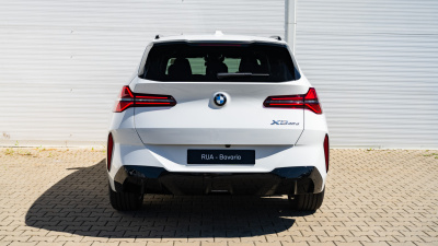 BMW X3 40d xDrive (pohľad do interiéru)