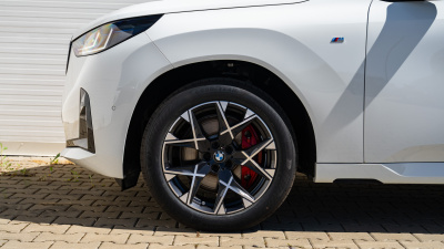 BMW X3 40d xDrive (pohľad spredu)