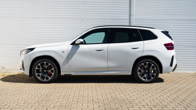 BMW X3 40d xDrive (pohľad zozadu)